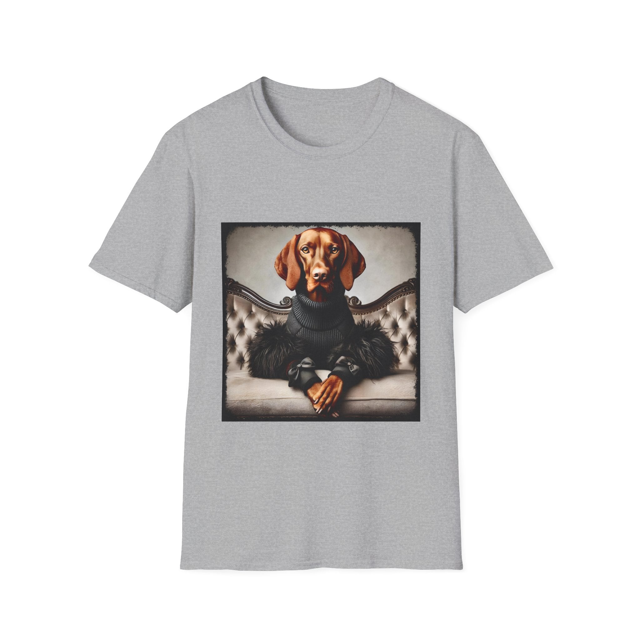 Vizsla Femme Fatale | Unisex Dog T-Shirt